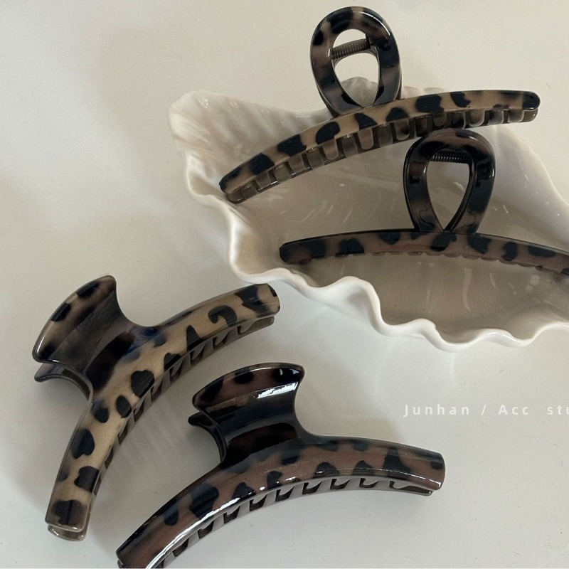 مشبك كبير بطباعة جلد الفهد ، ق - مراجعة Hair Clip Claw Large وسعره